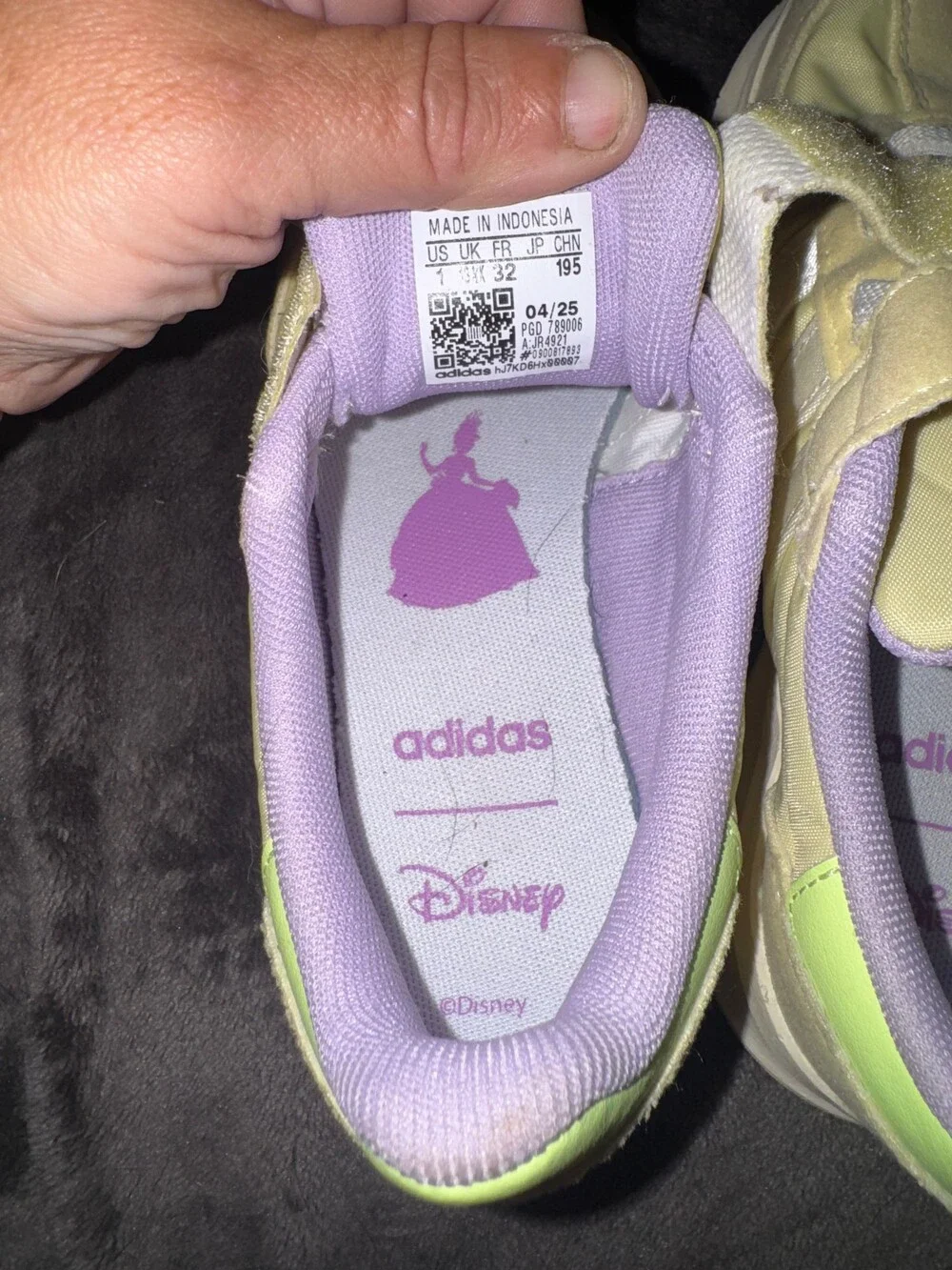 Adidas Cloudfoam Disney Tiana Run 70’s 2.0 kids shoes size 1